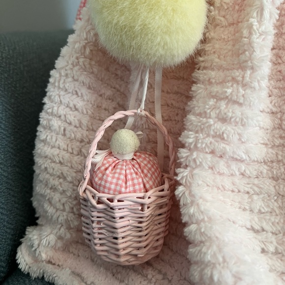 Hallmark Bunnies By The Bay, Gracious Goodheart - Picture 4 of 7